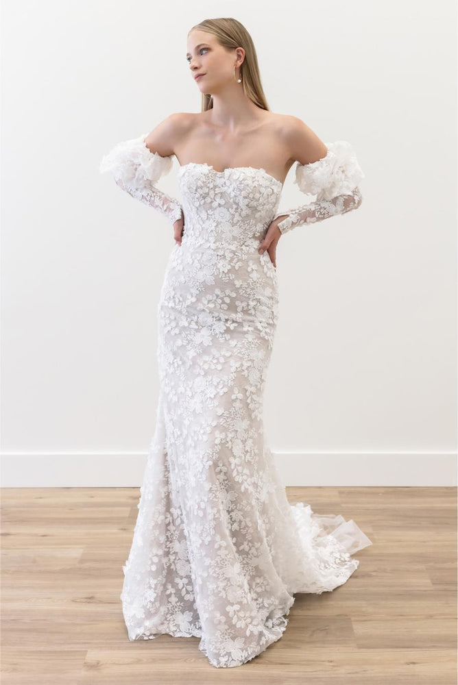 Watters | Cecilia Sample Wedding Gown