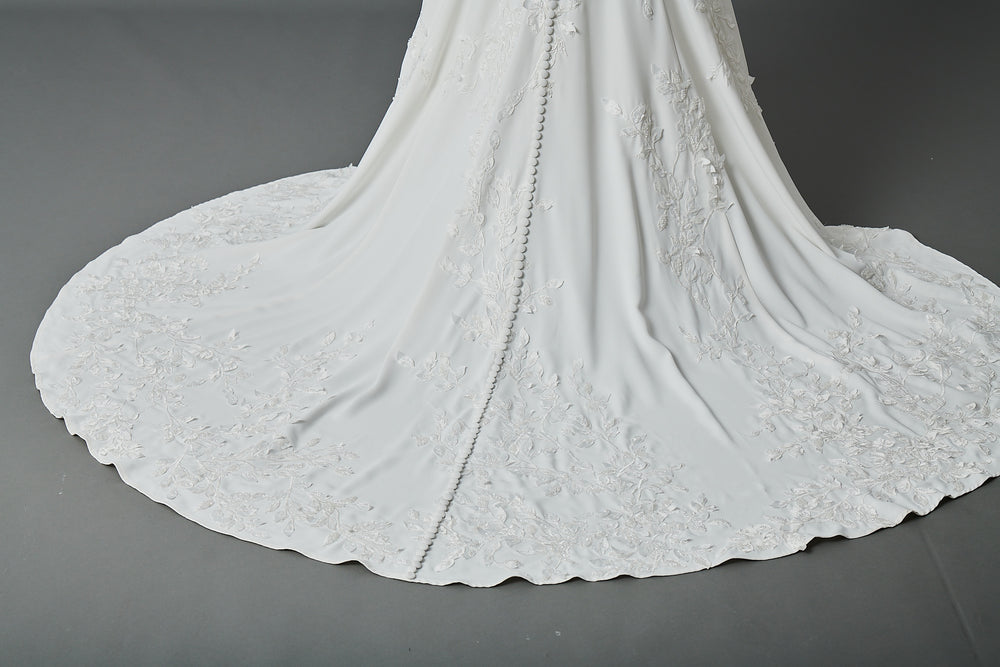 Kelly Faetanini |Elin Sample Wedding Gown