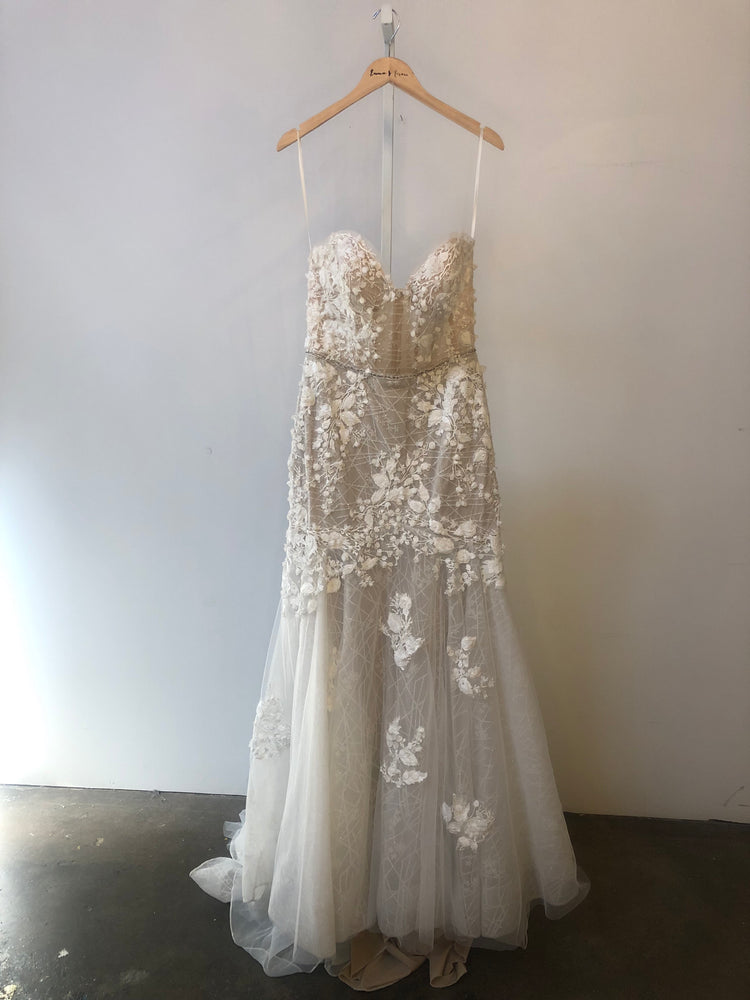 Zavana Couture | ZC313 Sample Wedding Gown
