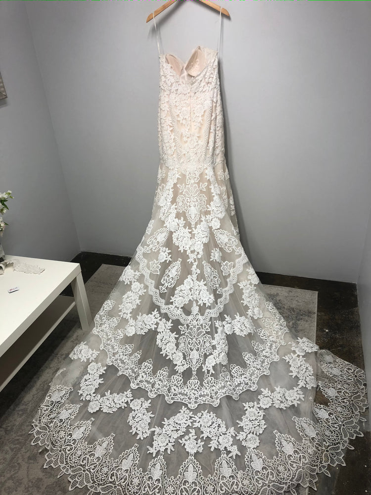 Pronovias | Desi Sample Wedding Gown