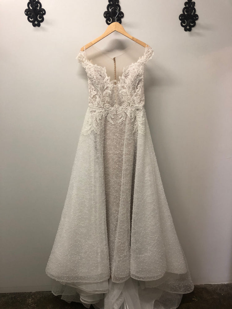 Watters | Marjaan Sample Wedding Gown