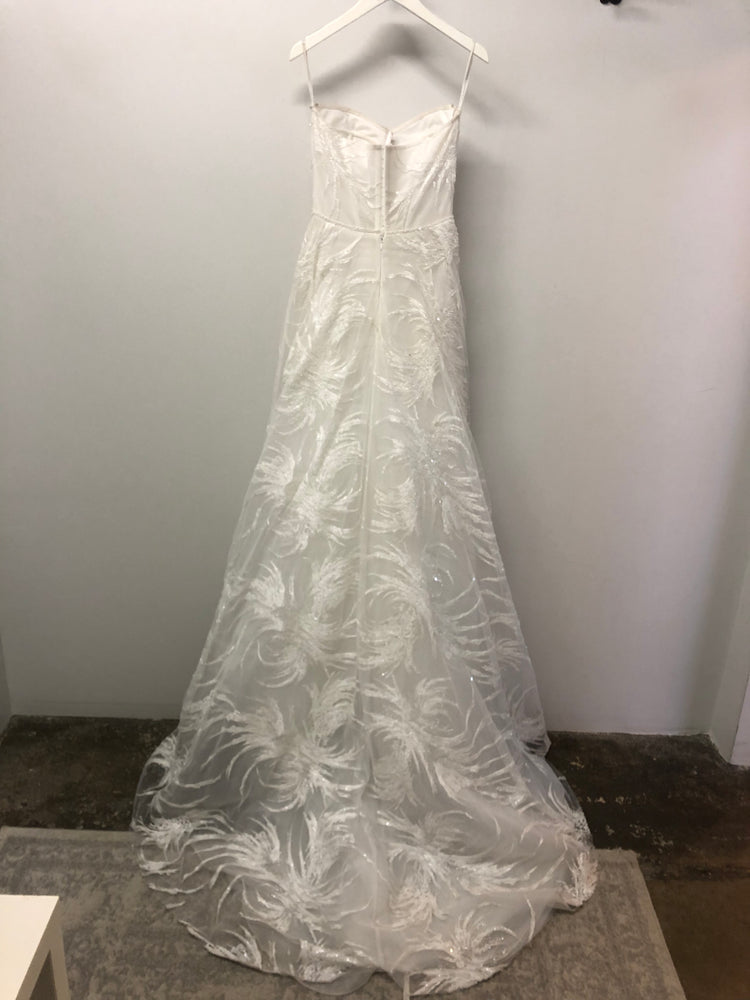 Neta Dover | Gwenn Sample Wedding Gown