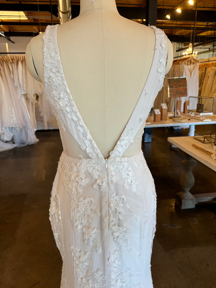 Georgia Young | Fitzroy Sample Wedding Gown