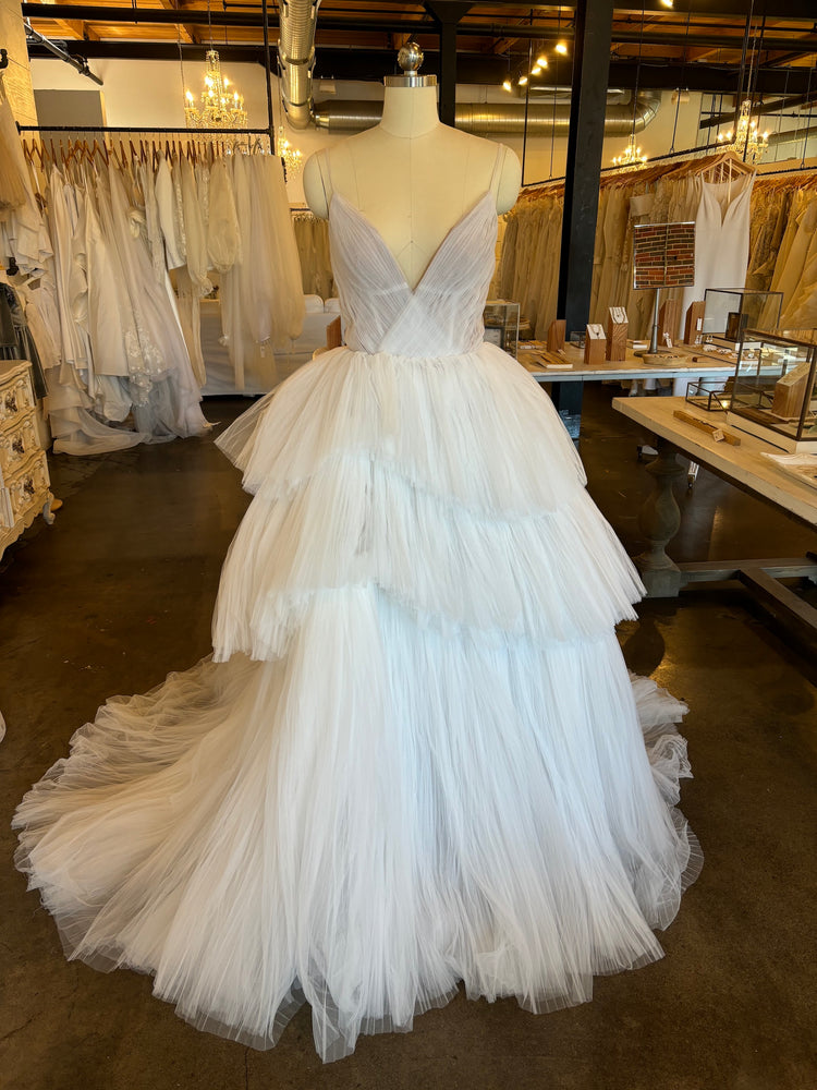 Chosen by Kyha | Jagger Sample Wedding Gown