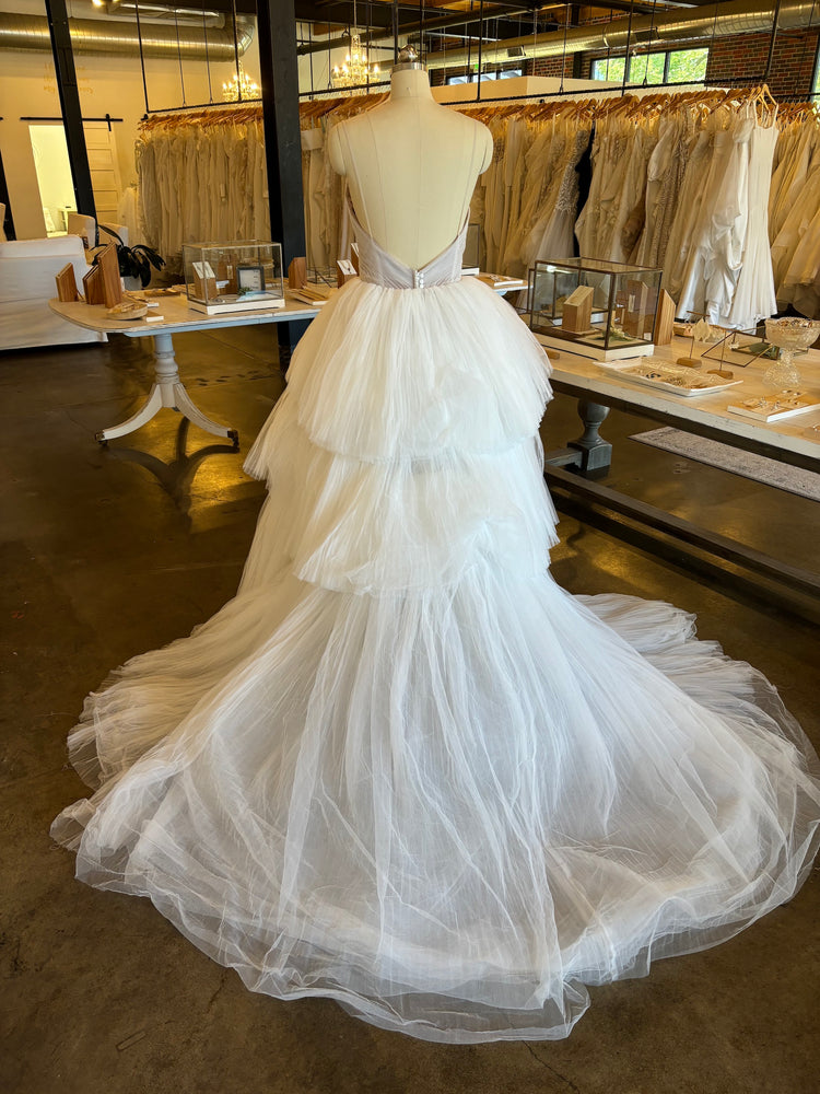 Chosen by Kyha | Jagger Sample Wedding Gown