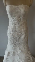 Vera Wang Bride | Ronnie Sample Wedding Gown