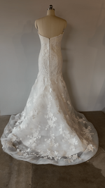 Vera Wang Bride | Ronnie Sample Wedding Gown