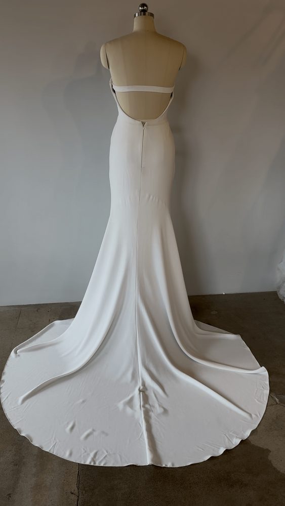 Vera Wang | Amandine Sample Wedding Gown