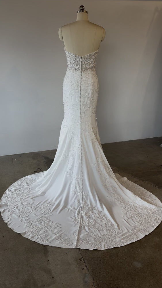 Kelly Faetanini |Elin Sample Wedding Gown