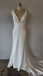 Evie Young | Rae Sample Wedding Gown