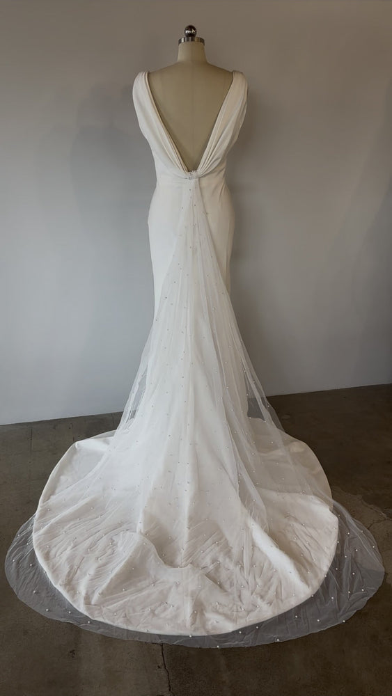Evie Young | Rae Sample Wedding Gown