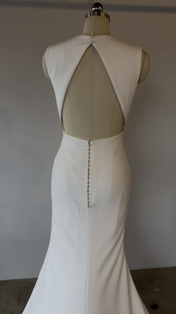 Pronovias | Aman Sample Wedding Gown