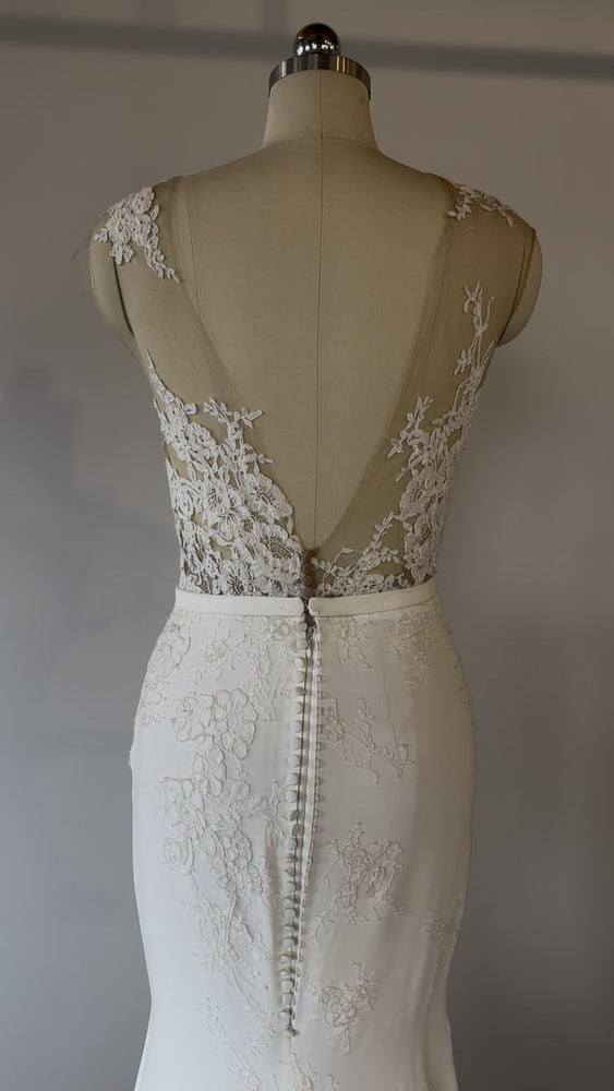 Pronovias | Vicenta Sample Wedding Gown