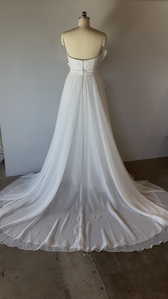 Pronovias | Katrina Sample Wedding Gown