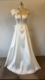 Vera Wang | Promesa Sample Wedding Gown