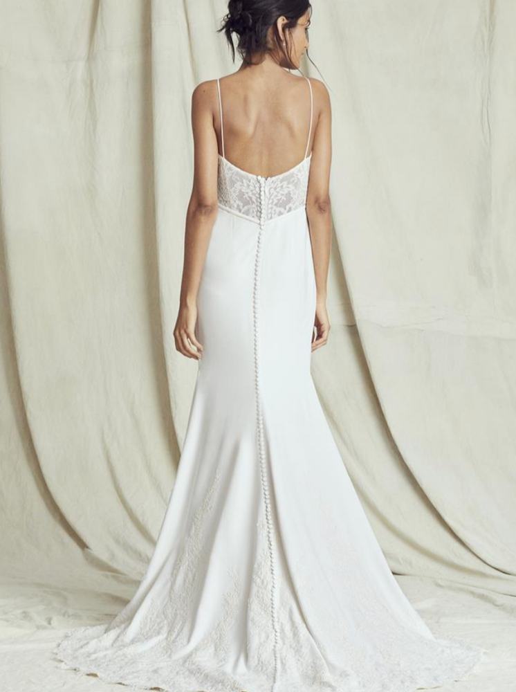 Kelly Faetanini| Cher Sample Wedding Gown