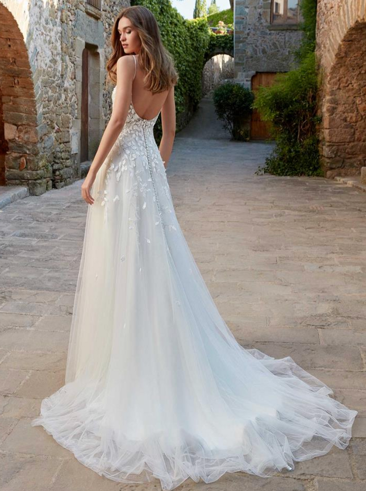Kelly Featanini | Nyssa Sample Wedding Gown