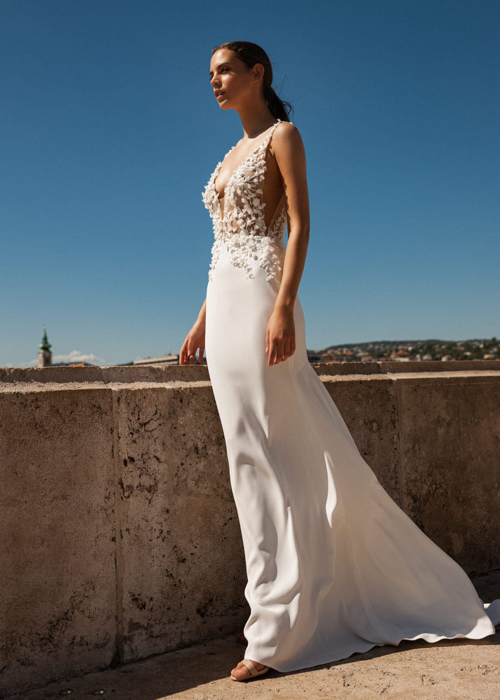 Wedding Dress & Bridal Gown Sample Sale Online Emma & Grace Wedding Dress & Bridal Gown Sample Sale Online Emma & Grace