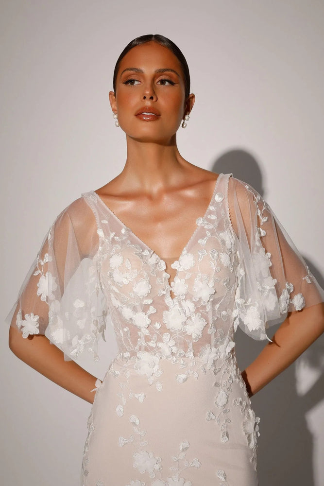 Evie Young | Mira Sample Wedding Gown