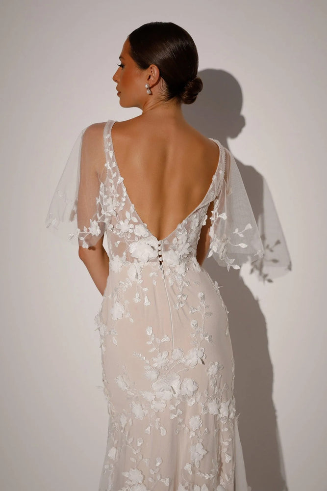 Evie Young | Mira Sample Wedding Gown