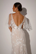 Evie Young | Mira Sample Wedding Gown