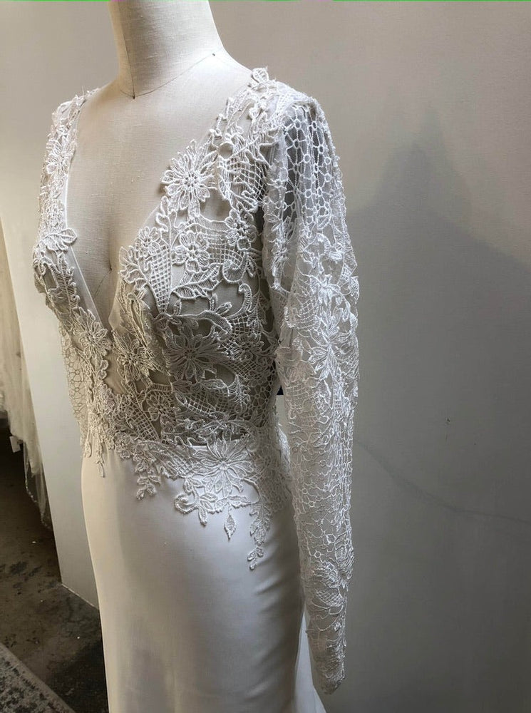 Kindred Label | Ivy Sample Wedding Gown