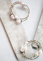  Baroque pearl and bead bracelet 