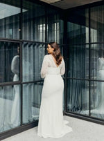 Karen Willis Holmes Karina Curve Sample Sale Wedding Gown